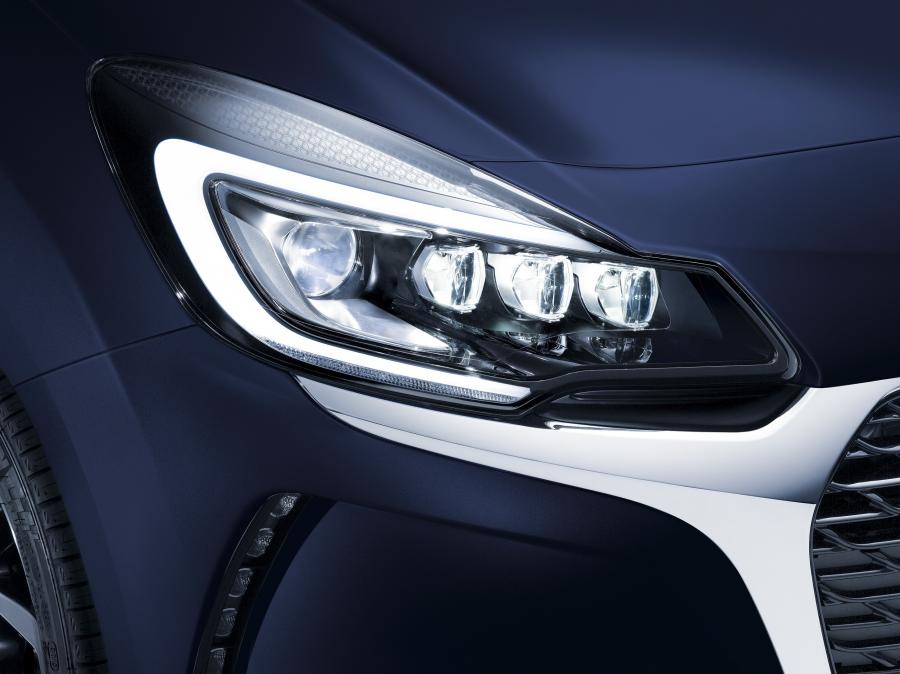 Детали экстерьера DS 3 Ines de la Fressange Paris 2017 года  (фото 10 из 10)